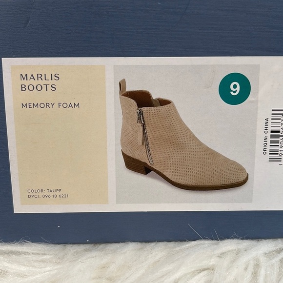 UNIVERSAL THREAD MARLIS BOOTS / BOOTIES MEMORY FOAM SIZE 9 New - Picture 2 of 13
